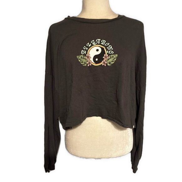 Billabong Women’s Gray Long Sleeve Yin Yang Crop Oversized T Shirt Top Medium - Picture 1 of 3